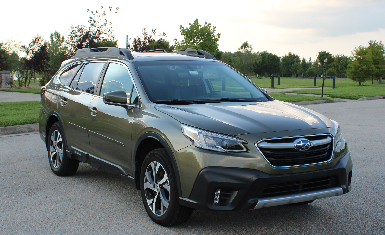Used 2022 Subaru Outback Limited XT w/ Popular Package #2 AWD/4WD image 1