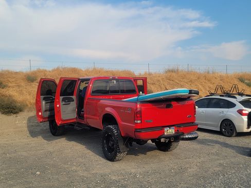 Used 2003 Ford F250 XLT image 2