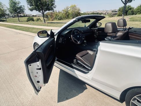 Used 2013 BMW 128i Convertible w/ Premium Pkg image 15