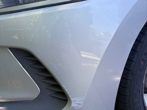 Used 2017 Hyundai Elantra SE FWD image 29