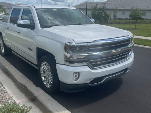 Used 2018 Chevrolet Silverado 1500 High Country image 2
