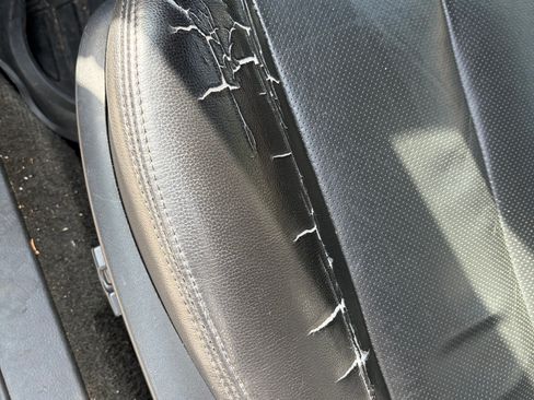 Used 2011 Subaru Outback 2.5i Limited image 6