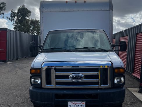 Used 2014 Ford E-350 and Econoline 350 Super Duty RWD image 1