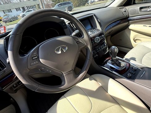 Used 2011 INFINITI G37 x Sedan w/ Premium Pkg image 17