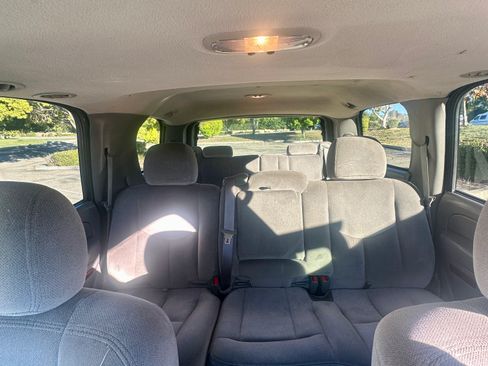 Used 2006 GMC Yukon SLE w/ Smart Select Package image 9