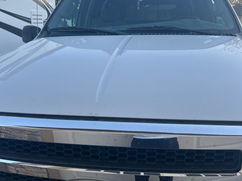 Used 2005 Ford F250 XLT image 2