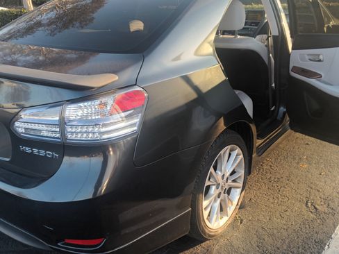 Used 2010 Lexus HS 250h Premium w/ Preferred Accessory Package image 8