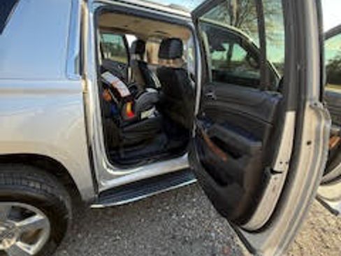 Used 2020 Chevrolet Suburban Premier image 22