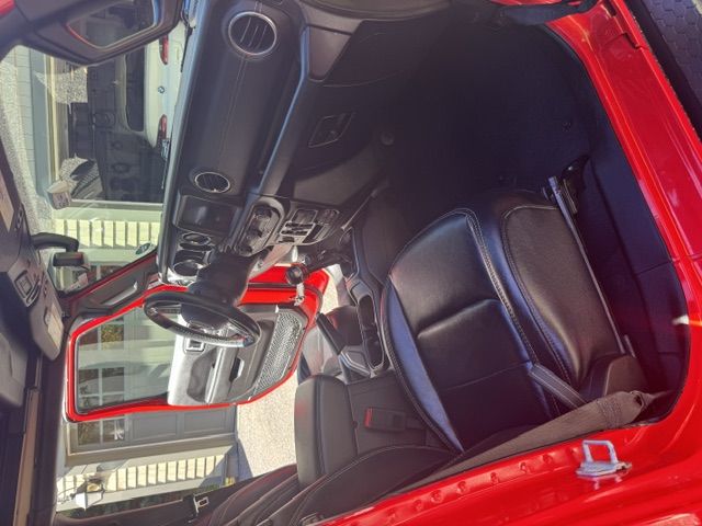 Used 2019 Jeep Wrangler Unlimited Sahara AWD/4WD image 5