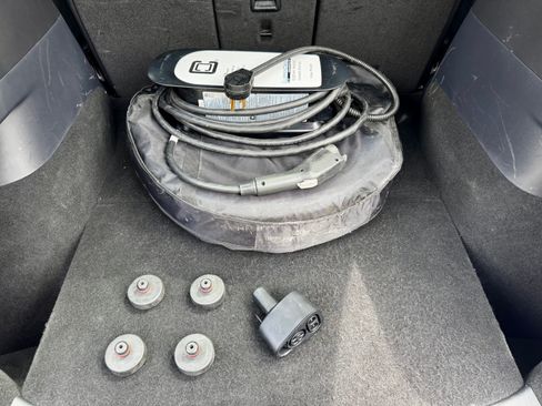Used 2020 Tesla Model Y Long Range AWD/4WD image 16