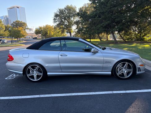 Used 2007 Mercedes-Benz CLK 63 AMG Cabriolet image 4
