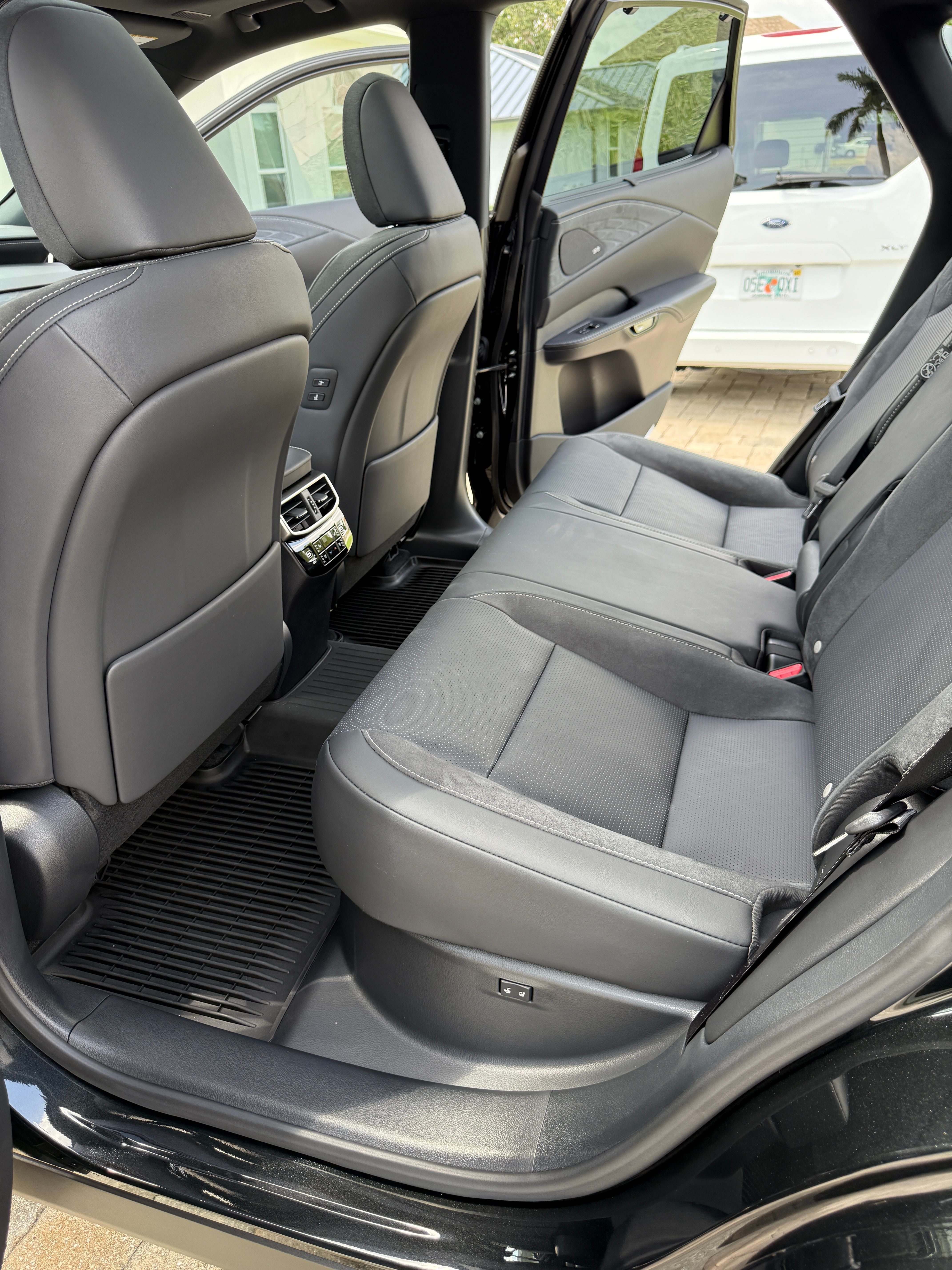 Used 2024 Lexus RX 450h AWD w/ Convenience Package image 10