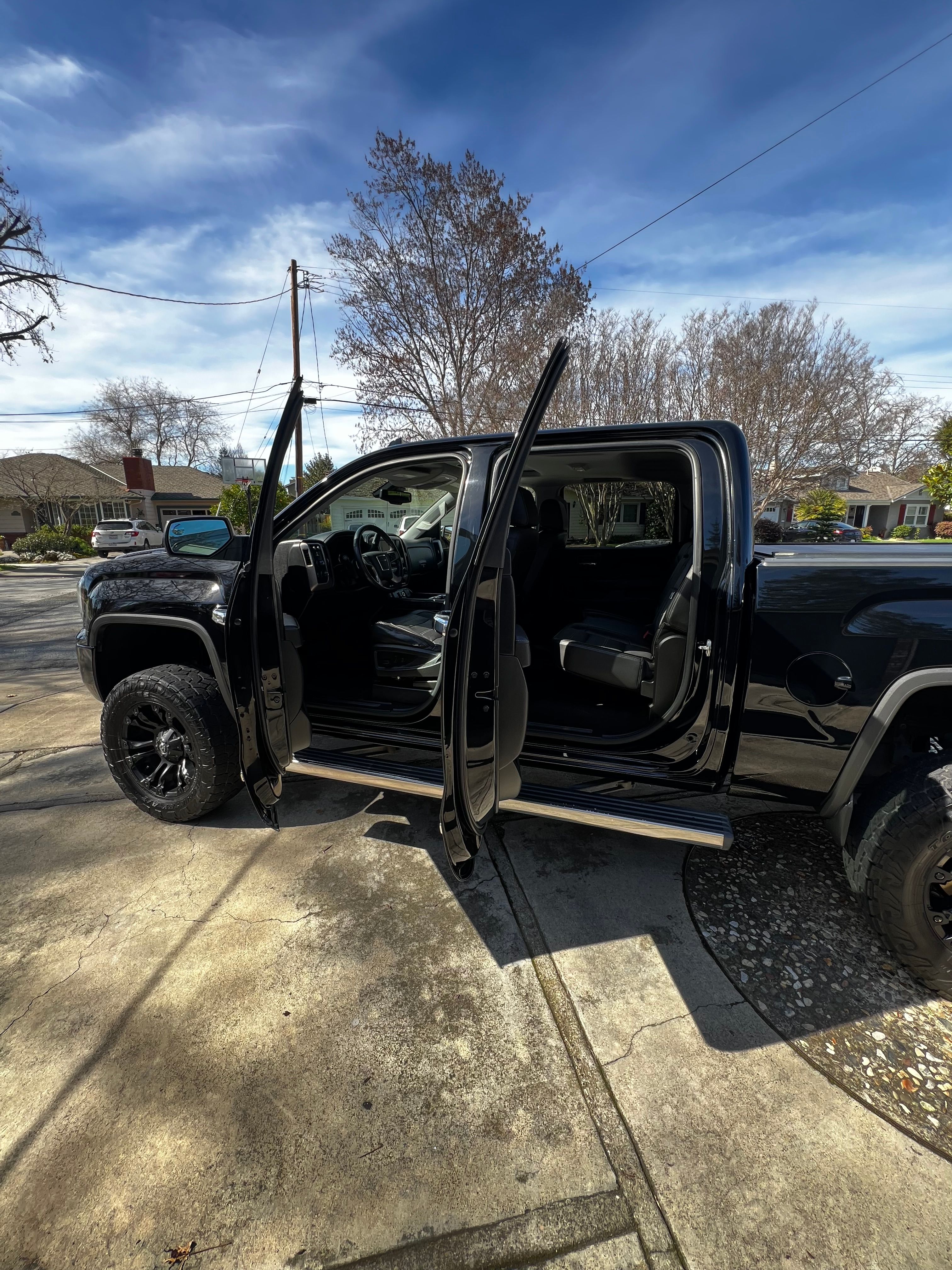 Used 2016 GMC Sierra 1500 Denali w/ Enhanced Driver Alert Package AWD/4WD image 2