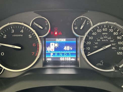 Used 2014 Toyota Tundra Platinum image 9