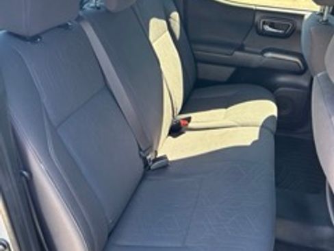 Used 2019 Toyota Tacoma TRD Off-Road image 13