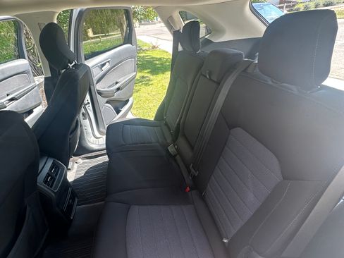 Used 2019 Ford Edge SE w/ Cargo Accessory Package AWD/4WD image 10