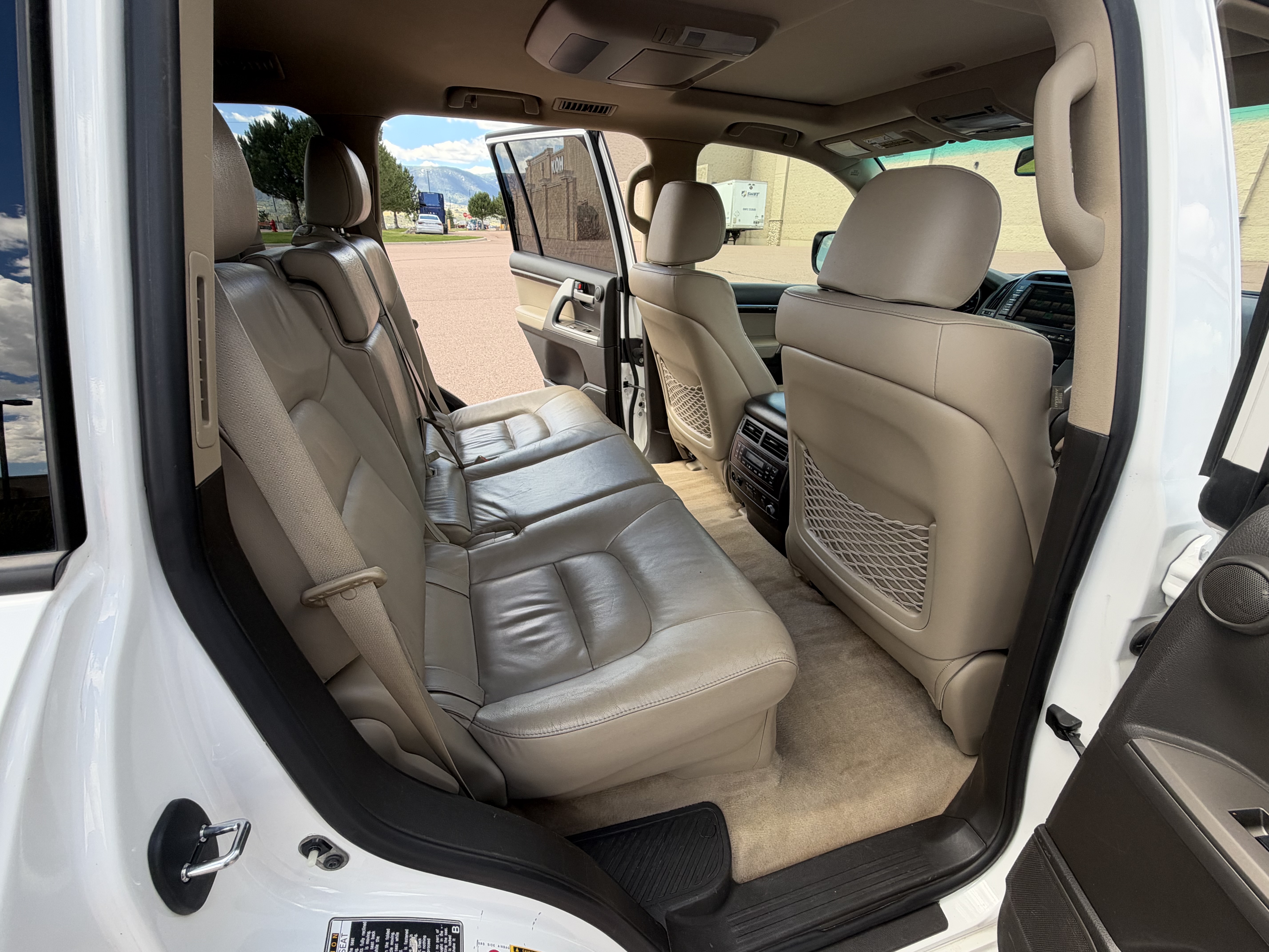 Used 2011 Toyota Land Cruiser w/ Upgrade Pkg AWD/4WD image 9
