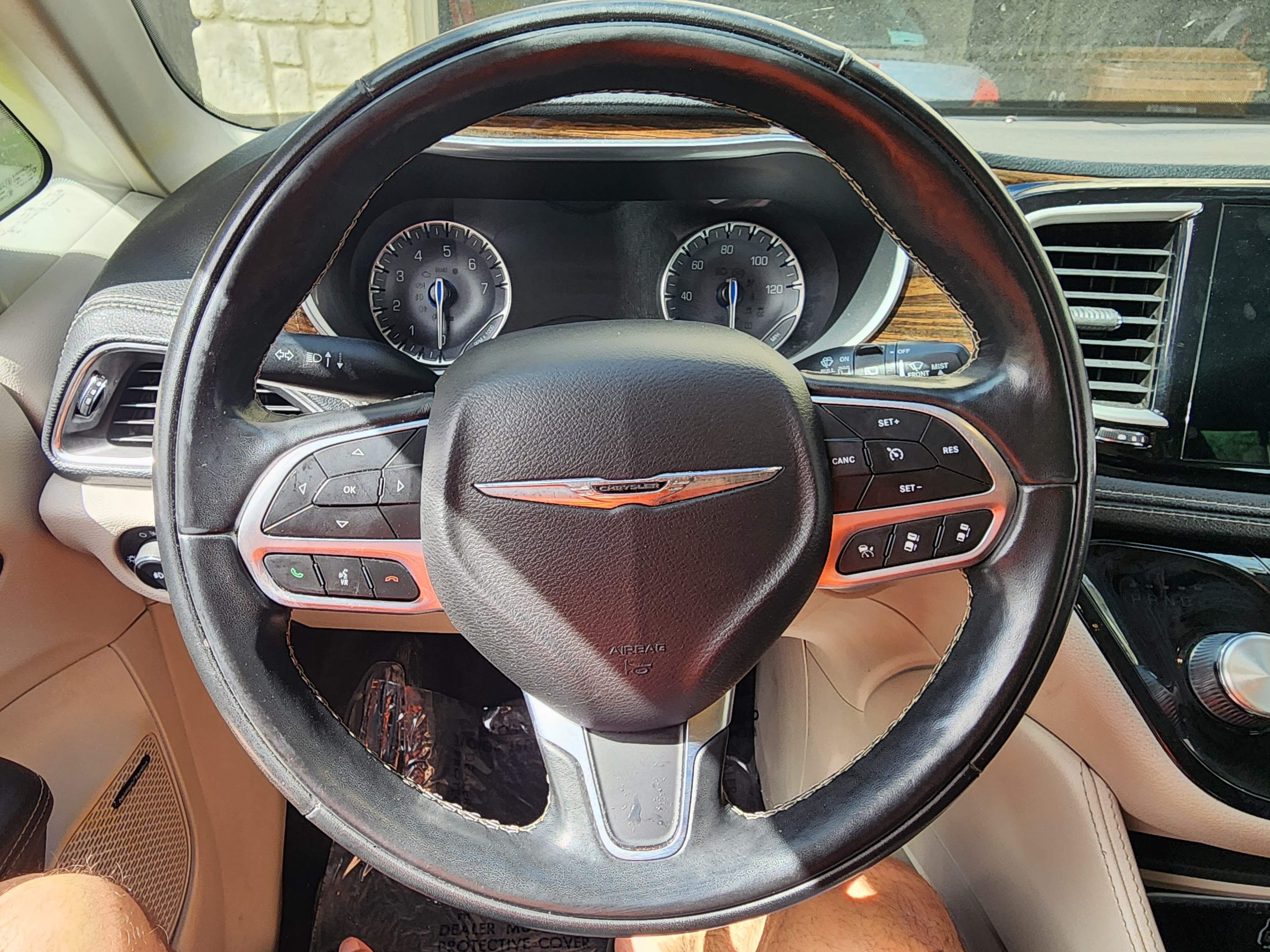Used 2022 Chrysler Pacifica Limited FWD image 25