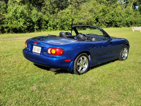 Used 1999 MAZDA MX-5 Miata 10th Anniversary Edition image 4
