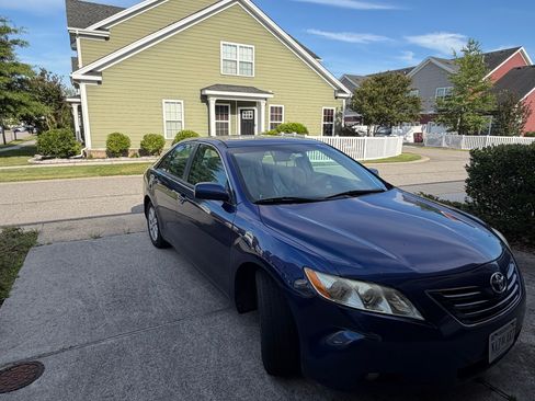 Used 2009 Toyota Camry XLE FWD image 4