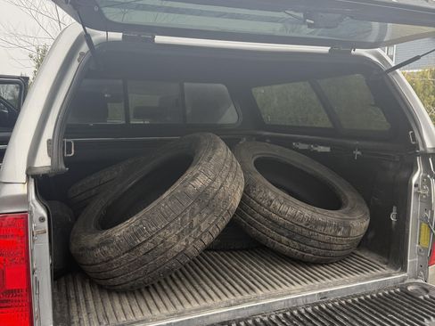 Used 2018 Toyota Tundra Limited w/ Limited Premium Package image 2