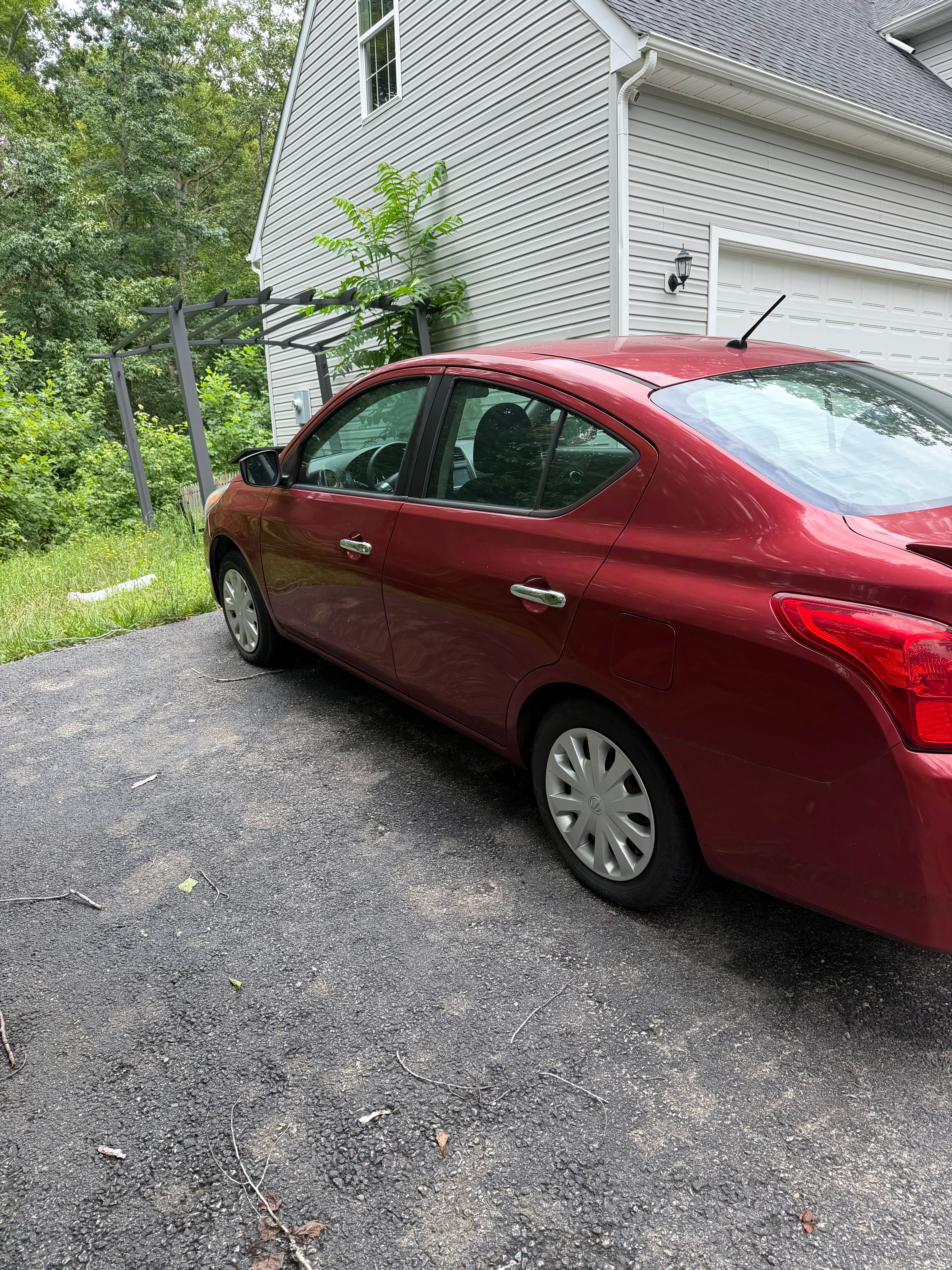 Used 2019 Nissan Versa SV FWD image 2