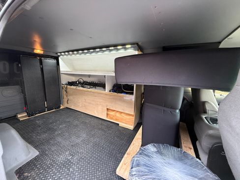 Used 2009 Ford E-350 and Econoline 350 Super Duty image 13