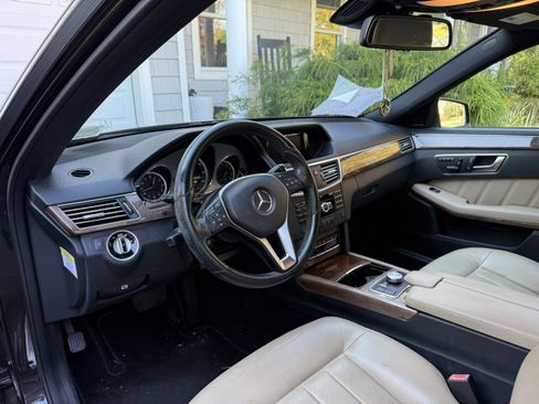 Used 2013 Mercedes-Benz E 350 4MATIC Sedan image 16