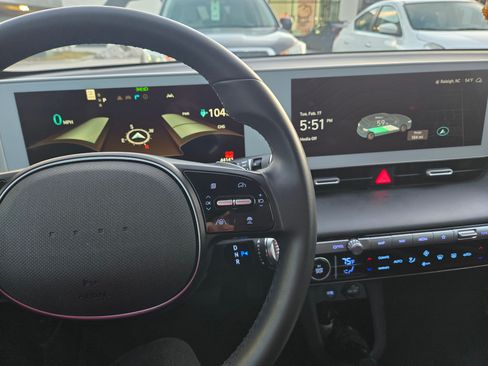 Used 2023 Hyundai Ioniq 5 SE image 10