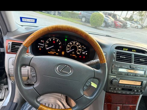 Used 2004 Lexus LS 430 image 11