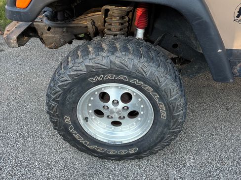 Used 1999 Jeep Wrangler Sahara AWD/4WD image 18