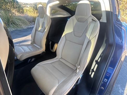 Used 2016 Tesla Model X 90D image 13