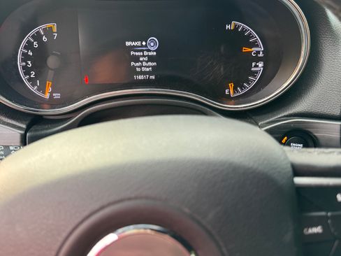 Used 2020 Jeep Grand Cherokee Altitude image 8