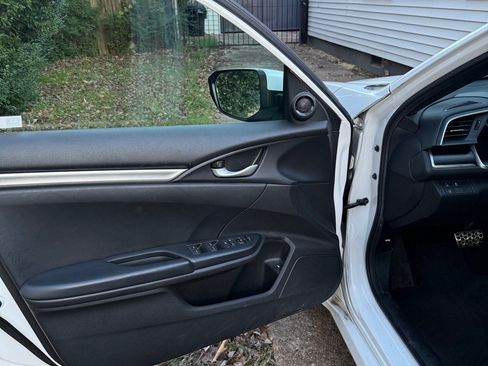 Used 2019 Honda Civic Sport image 9