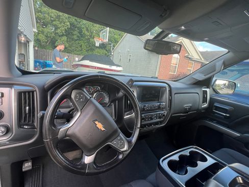 Used 2019 Chevrolet Silverado 1500 LT w/ All Star Edition AWD/4WD image 18