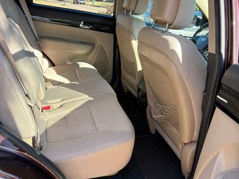 Used 2011 Kia Sorento LX image 13