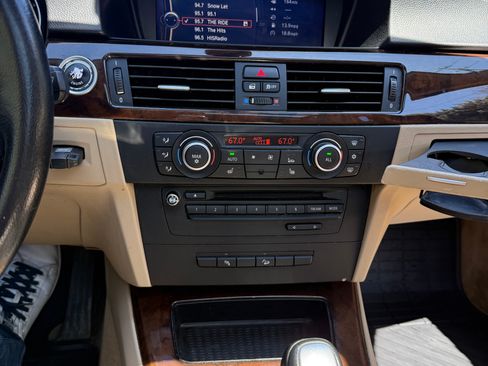 Used 2012 BMW 328i xDrive Wagon AWD/4WD image 17