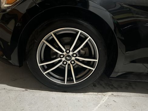 Used 2017 Ford Mustang Premium image 9