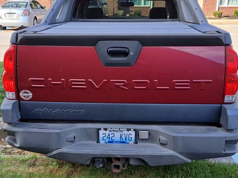 Used 2005 Chevrolet Avalanche Z71 w/ Preferred Equipment Group image 5