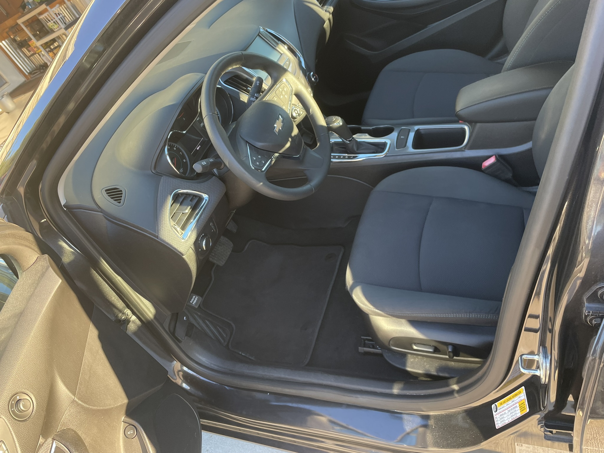 Used 2017 Chevrolet Cruze LT w/ Convenience Package FWD image 13