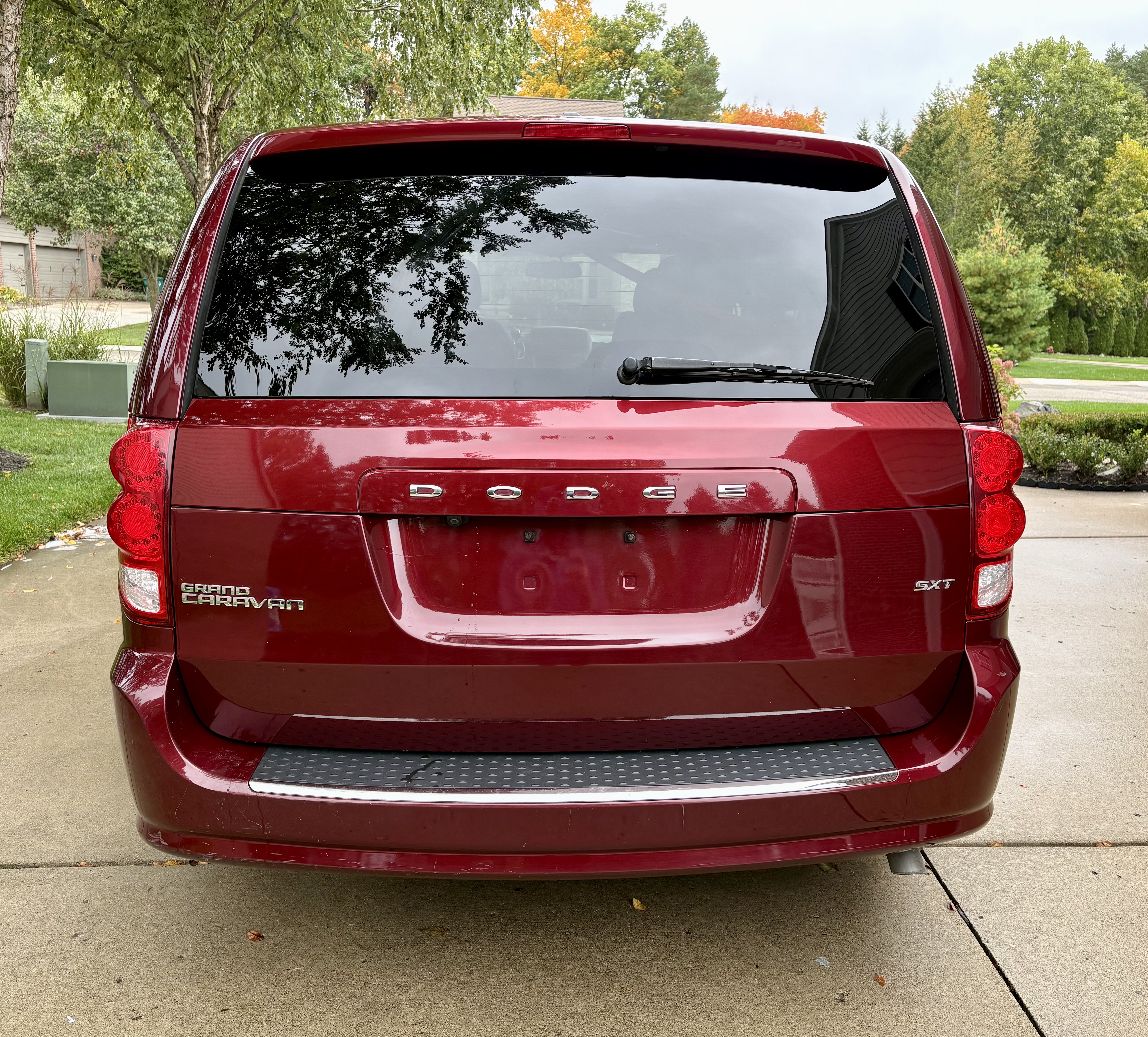 Used 2017 Dodge Grand Caravan SXT FWD image 4