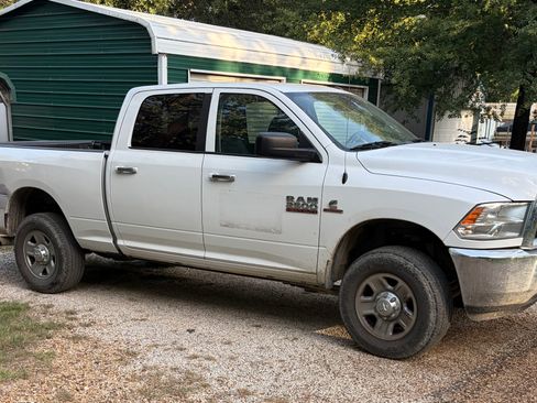 Used 2017 RAM 2500 SLT AWD/4WD image 4