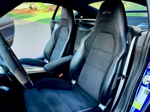 Used 2021 Porsche 718 Cayman GT4 image 15