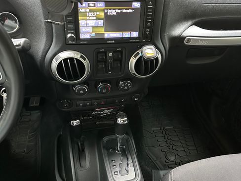 Used 2018 Jeep Wrangler Unlimited Sahara w/ Dual Top Group image 12