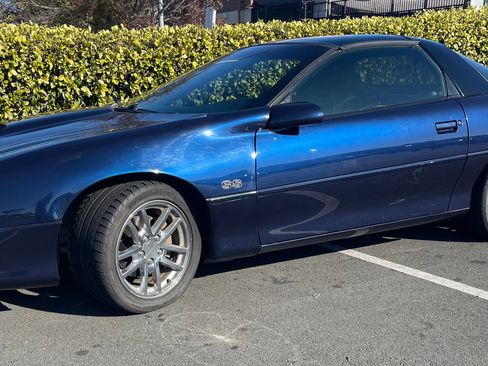 Used 2002 Chevrolet Camaro Z28 w/ SS Performance/Appearance Pkg image 8