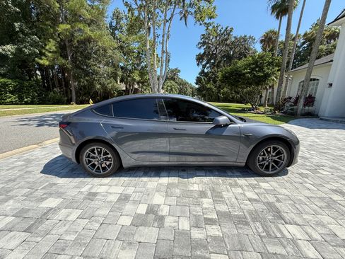 Used 2020 Tesla Model 3 image 9