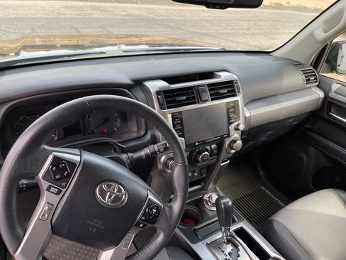 Used 2020 Toyota 4Runner SR5 Premium image 8