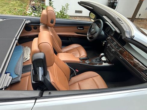 Used 2013 BMW 335i Convertible RWD image 5