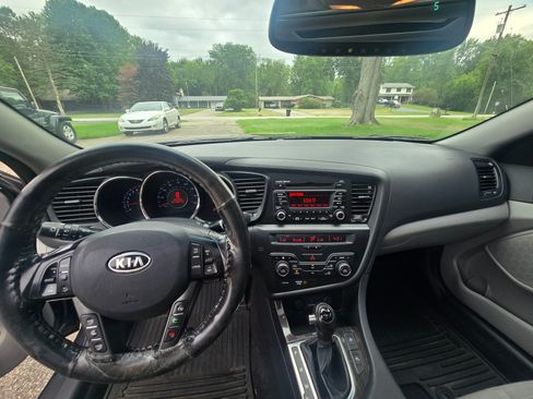 Used 2011 Kia Optima EX FWD image 14