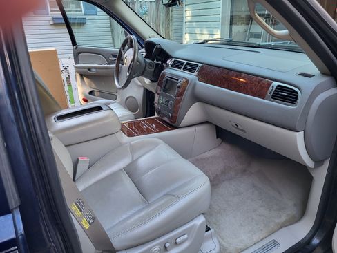 Used 2007 Chevrolet Tahoe LTZ w/ LTZ Preferred Equipment Group image 11